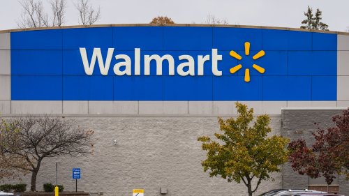 STOP SHOP Customers boycott Walmart and ‘refuse’ to use self-checkout as they won’t shop somewhere that is not ‘well-kept’