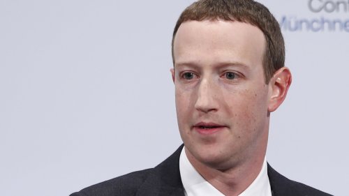Facebook robot brands Mark Zuckerberg as 'creepy and manipulative'