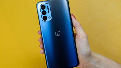 DEAD SMART Millions of phone owners with OLD mobiles urged to change four settings that are ‘slowing’ it down and killing battery