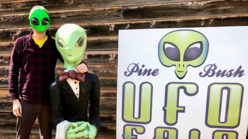 Eerie details about 'alien invasion after portal leaves town exposed to UFOs'