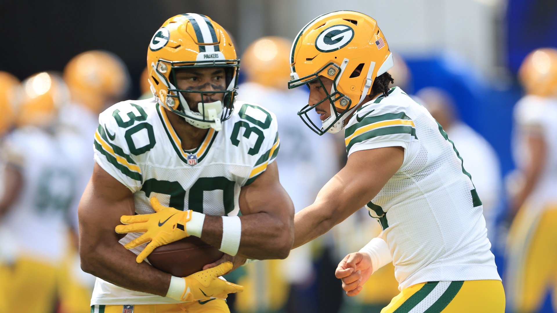 FOOD FIGHT NFL fans fume at ‘daylight robbery’ as insane price of