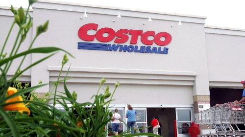 ABSURD RULE Shopper outraged after Costco employee refused to let them check-out under absurd store policy