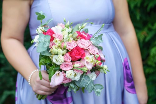 Bride fumes as pal 'steals attention' by announcing pregnancy before wedding