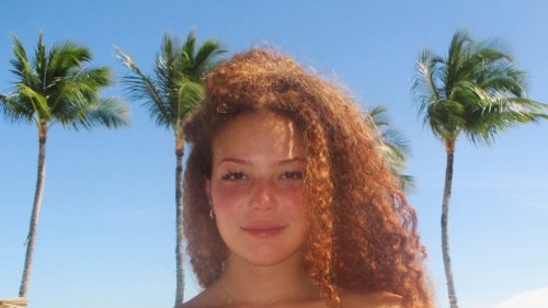 Gma Star Michael Strahans Daughter Isabella 18 Shows Off Underboob In Very Tiny Blue Bikini 