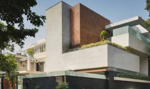 10 Lavish Homes of cricket superstars and how much they cost