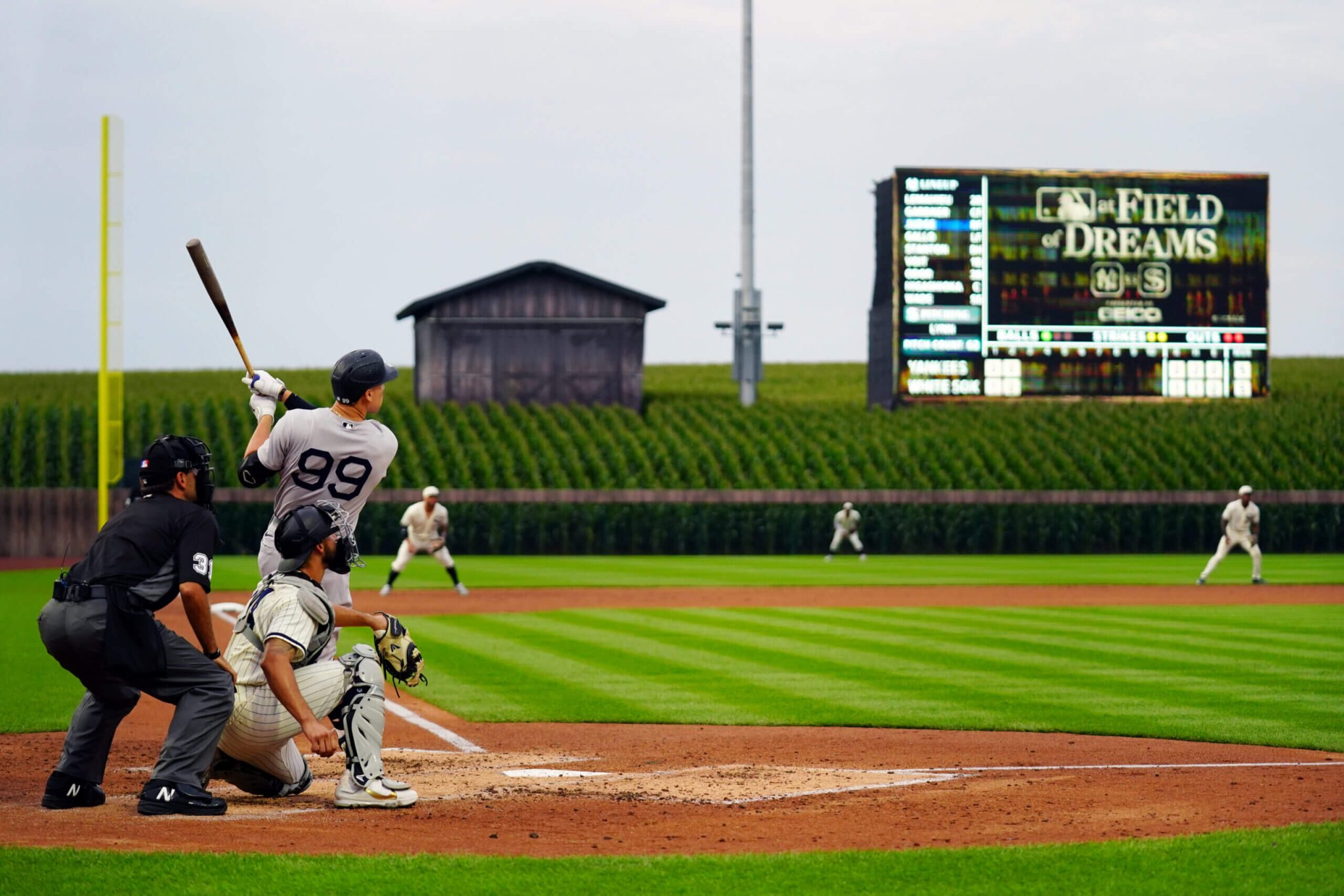 MLB Field of Dreams Game: White Sox beat Yankees as Tim Anderson