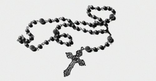 How Extremist Gun Culture Is Trying to Co-opt the Rosary