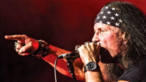Original AC/DC Vocalist Declares Himself the Band's 'Best'