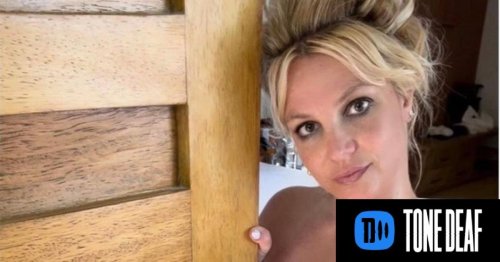 Britney Spears shares racy photo hours after baring her soul