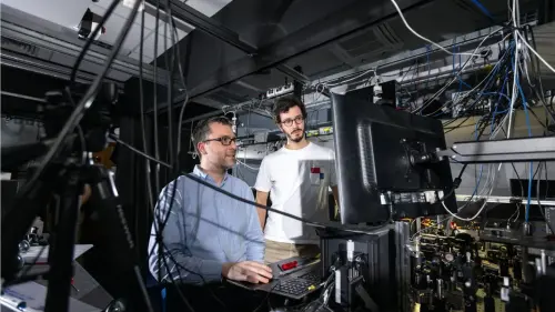 Physicists rewrite quantum rules by bending light through both time and space