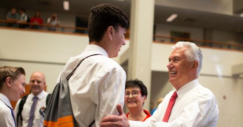 Elder Uchtdorf tells FSY participants in Seattle: 'Your strength is the Savior'