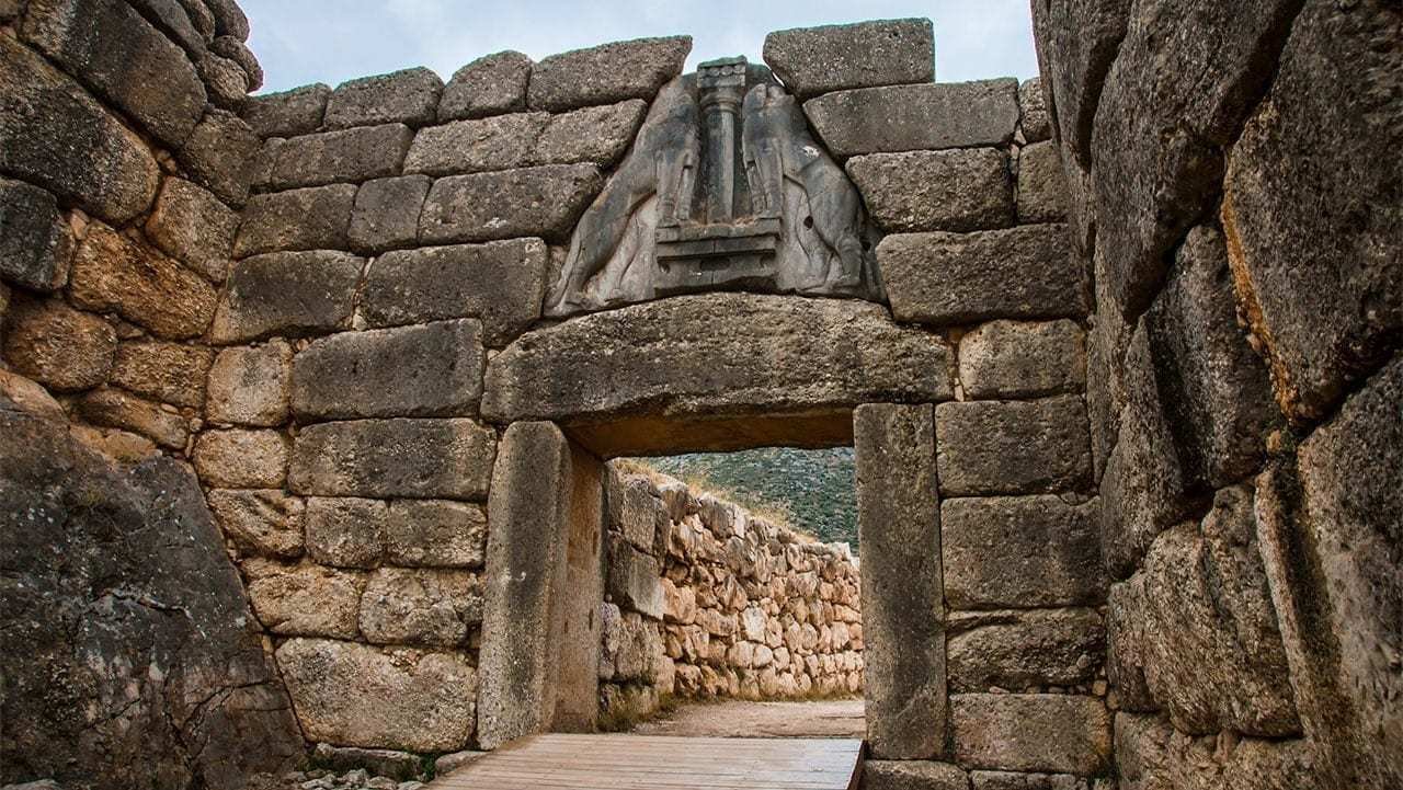 mycenaean culture flourishes