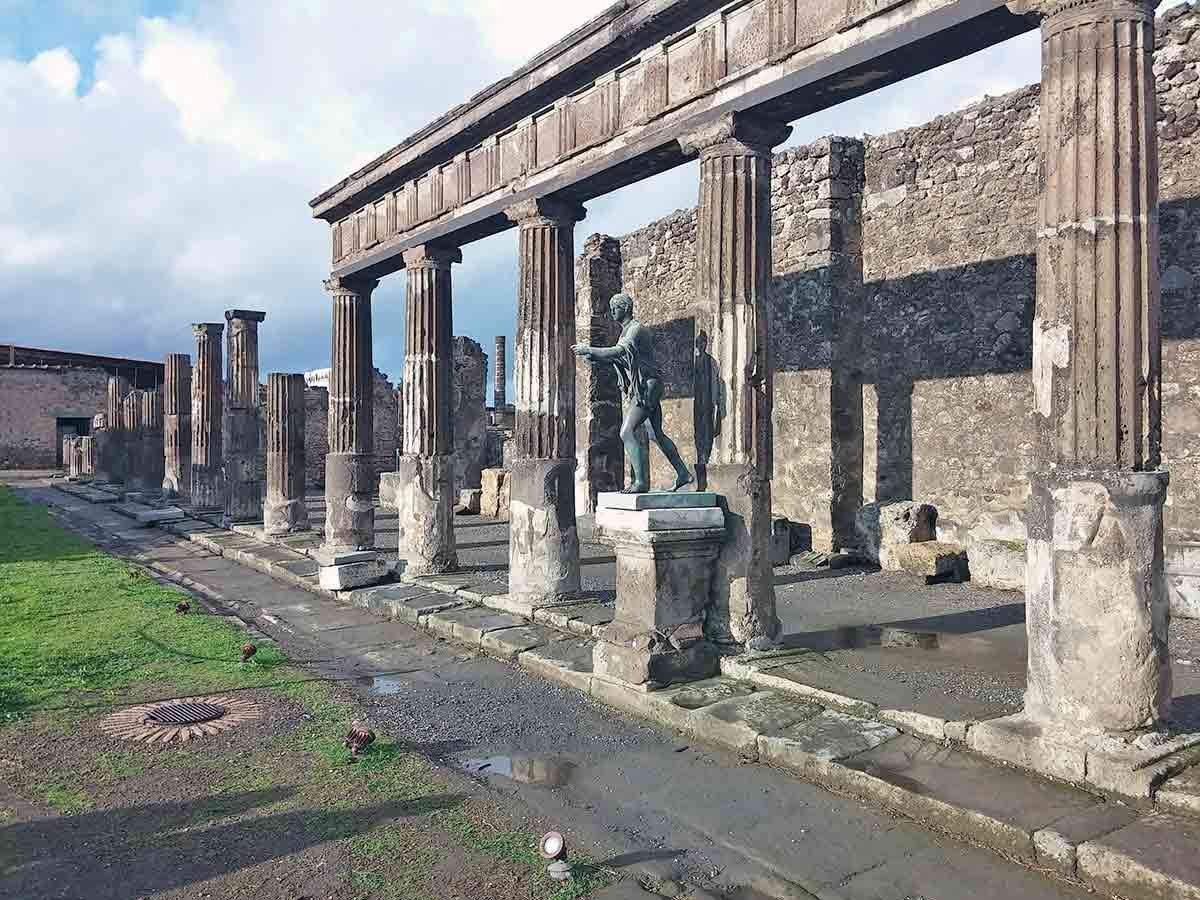 Pompeii: Life and Afterlife
