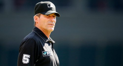 Angel Hernandez reminds everyone why he's the bad umpire GOAT