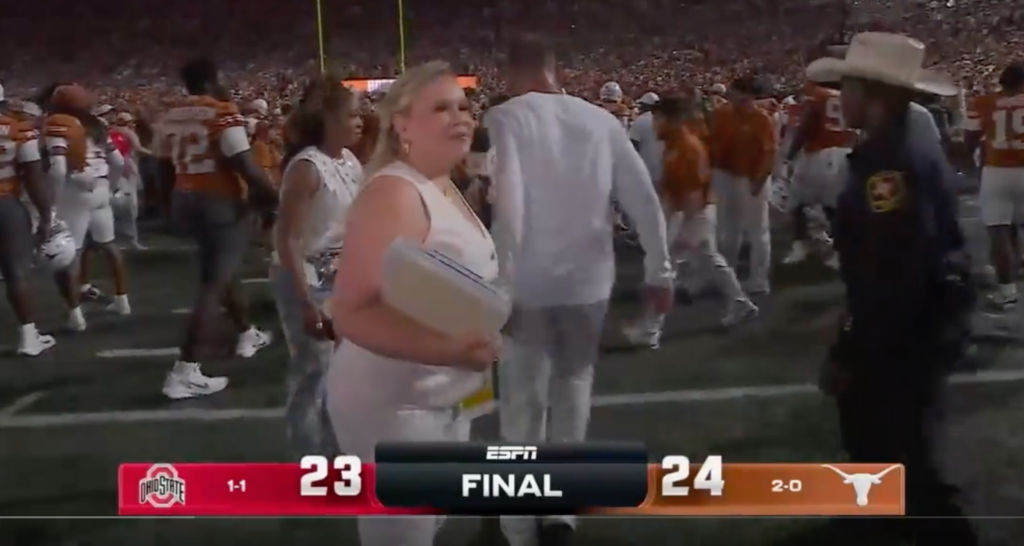 Texas explains why Steve Sarkisian walked away from Holly Rowe