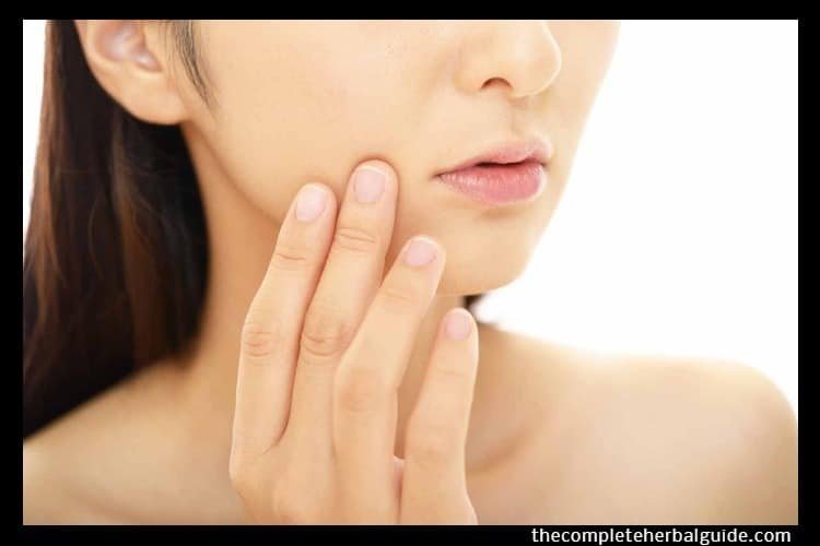 Steroid Acne: Causes, Treatment and Prevention Tips
