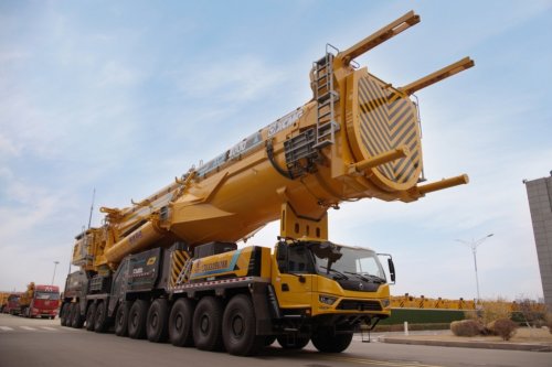 China unveils 4,000-tonne capacity mobile crane
