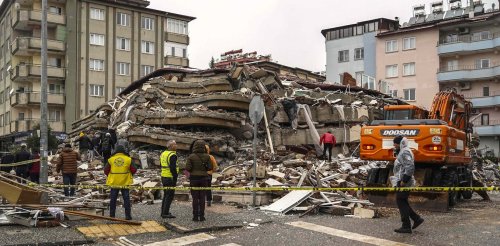 Earthquake footage shows Turkey's buildings collapsing like pancakes. An expert explains why