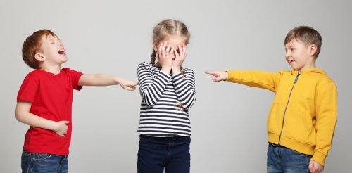 Insultes entre élèves : lutter contre le sexisme dès l’école primaire