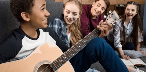 Learning music the informal way some popular musicians do could inspire more school students