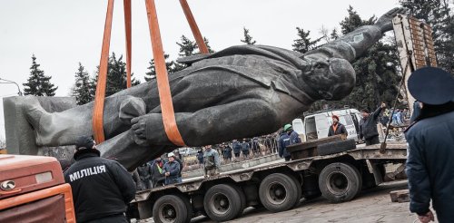 Le sort réservé aux statues de Lénine, révélateur du fossé entre la Russie et l’Ukraine