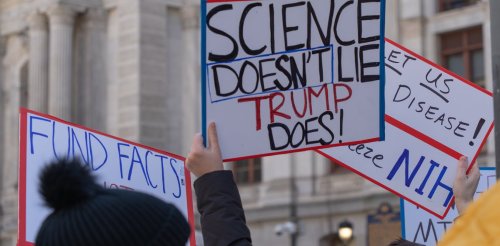 Coupes budgétaires dans la recherche médicale sous Trump : un impact majeur dans les États ruraux, notamment républicains