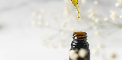 Pourquoi huiles essentielles et antibiotiques ne font pas toujours bon ménage