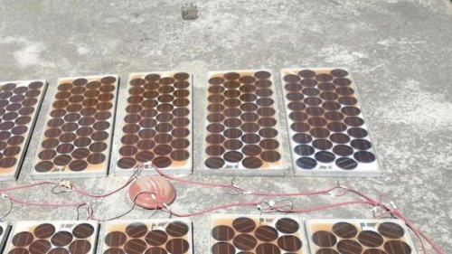 Homeowner stunned after plugging in 40-year-old solar panels into DIY setup: 'Were those off [the] rover from mars?'