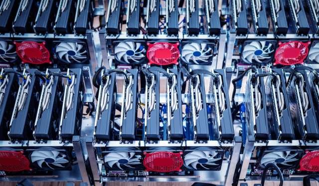 Texas commissioners reject downtown bitcoin mine after residents raise water and noise fears