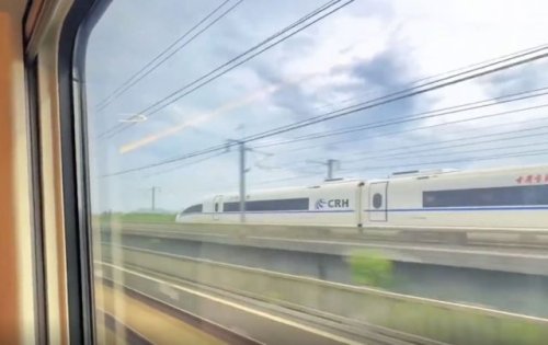 Unbelievable video captures two high-speed trains in whiplash race: ‘So good that it doesn’t look real to me’