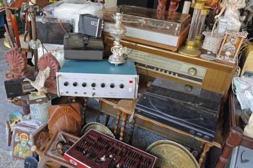 Shopper shares cult-favorite craft machine found on shelf at local thrift store: 'I would be squealing at the top of my lungs'