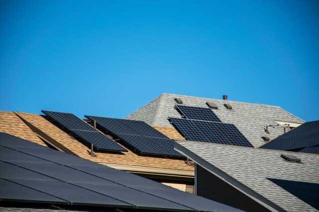 Energy expert reveals 'fantastic' tool that makes solar panels unbelievably lucrative: 'You can think of it like a … solar bank'