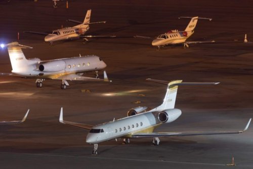 Shocking photo from airport sparks backlash over luxury display: 'Some people just have entirely too much money'