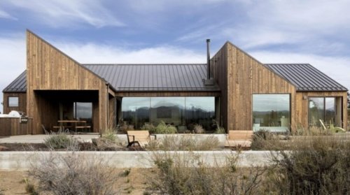 This ultra-modern home was built using a revolutionary new construction method — and it can even fend off wildfires