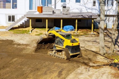 Homeowner draws attention after dropping thousands of dollars on bizarre lawn replacement: 'This is not a normal thing at all'