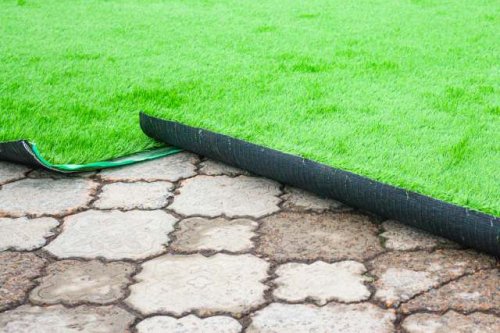 Homeowner met with warnings after sharing photo of dangerous landscaping mistake: 'It shocks me that ... it's not banned'