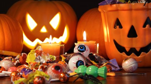 Nutritionists Confirm What We All Knew: Giving Out “Healthy” Candy Is a Bad Idea