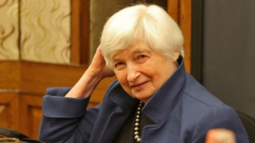 Yellen Says She ‘Practiced’ Her Signature for Bills