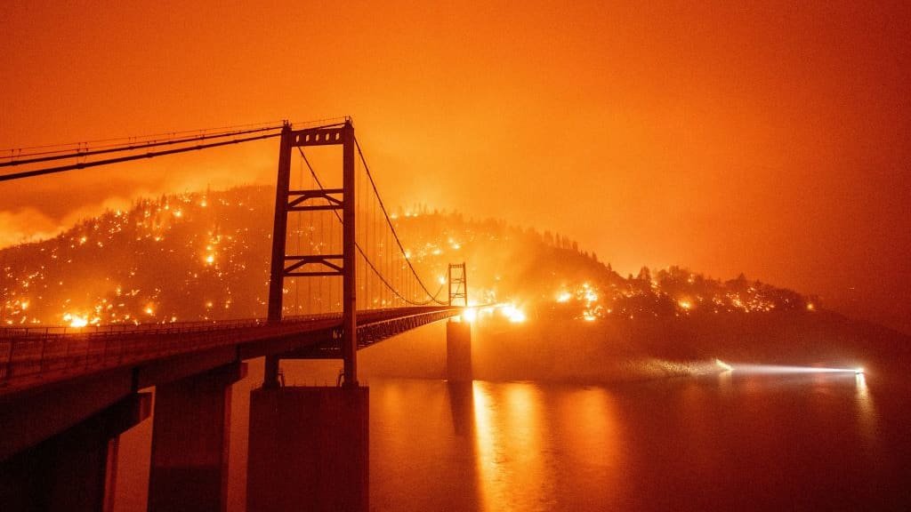 Grandmother, 12-Year-Old Grandson, Four More Die as Wildfire Smoke Enshrouds Oregon and California in Darkness
