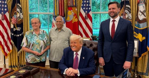 Pope Leo XIV’sMAGA Brother Makes a Pilgrimage to Trump’s White House