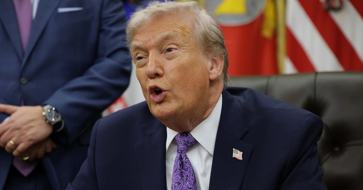 Billionaire Trump’s Crypto Pals Let Off Easy as Investigators Back Down