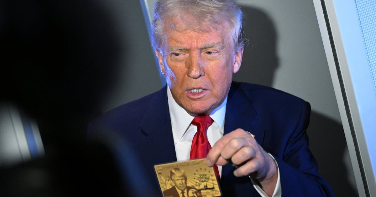 Billionaire Trump Blows Deadline to Disclose Stock Trades Worth Millions