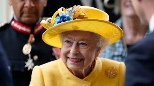 The Queen’s Twinkling Pre-Jubilee Message: I’m Still Here!