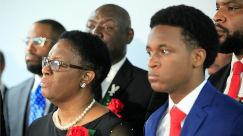 Family: Warrant Part of Smear Campaign Against Botham Jean
