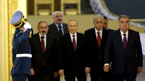 Putin’s ‘Loyal’ Friends Host Rendezvous With His #1 Enemy