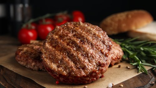 Why You Need To Start Adding Baking Soda To Your Burger Meat