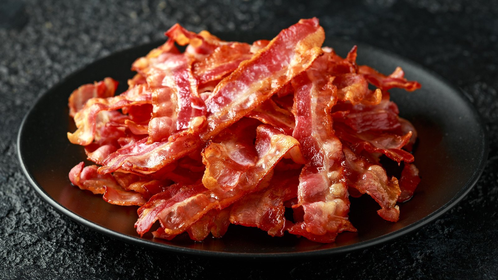 Unexpected Ingredients You Never Thought To Use With Bacon