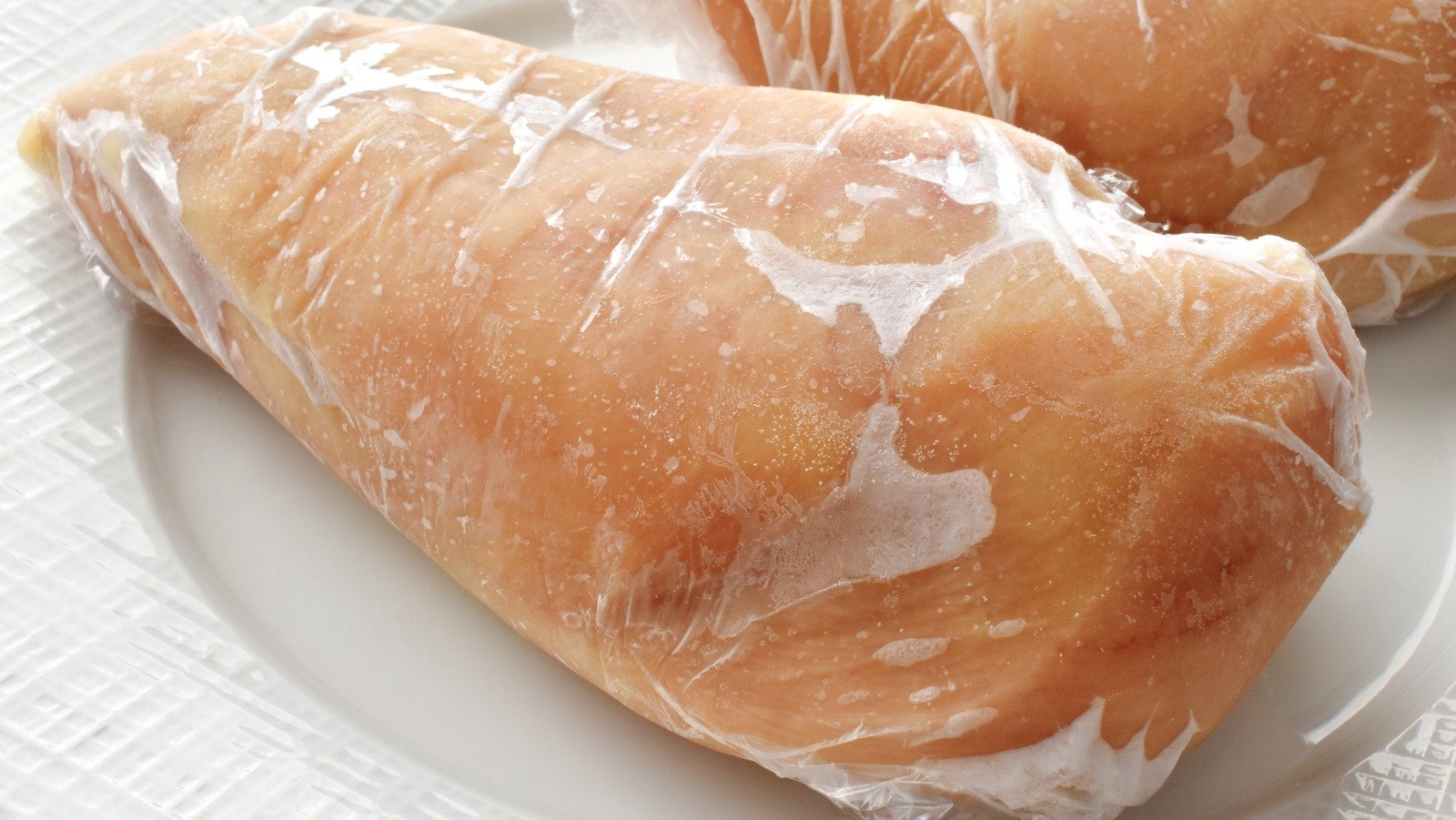 The Meat Defrosting Hack That Will Save You Serious Time - The Daily Meal