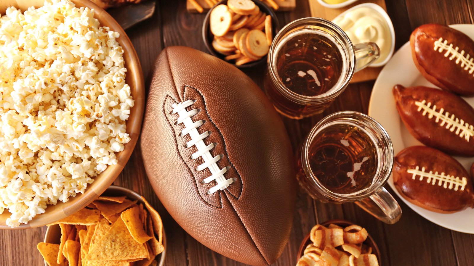 The 6-Layer Costco Dip That Will Save You A Lot Of Time On Game Day