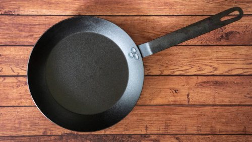 The Best Way To Season A Carbon Steel Pan